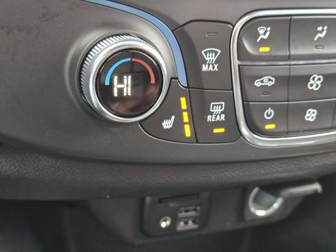 Used 2022 Chevrolet Traverse RS w/ LPO, Floor Liner Package image 33