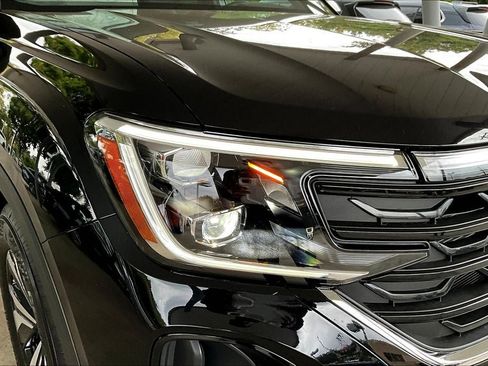 New 2026 Volkswagen Atlas Cross Sport SE image 29