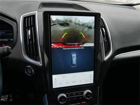 Used 2024 Ford Edge Titanium image 28