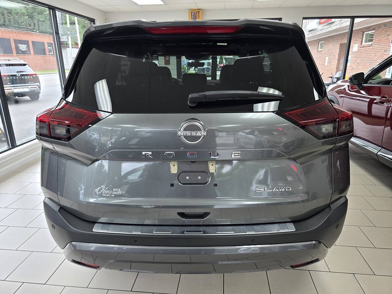 Used 2023 Nissan Rogue SL w/ SL Premium Package AWD/4WD image 14