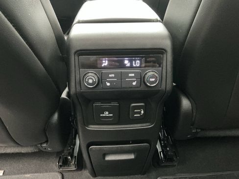 Used 2019 GMC Acadia Denali AWD/4WD image 31
