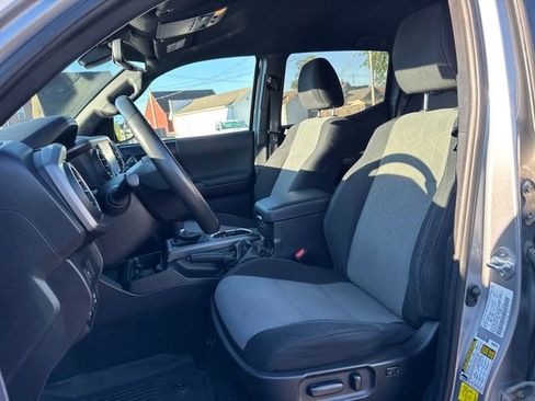 Used 2021 Toyota Tacoma TRD Sport image 10