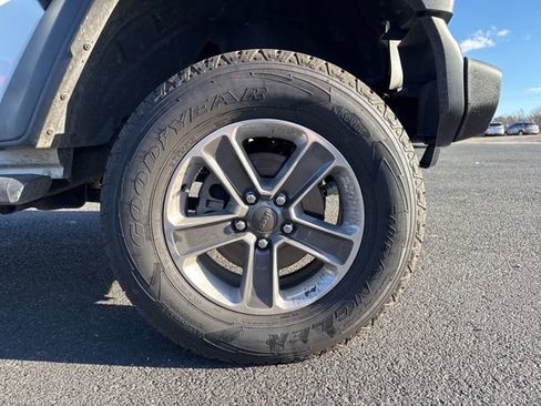 Used 2020 Jeep Gladiator Sport w/ Quick Order Package 24S image 3