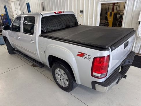 Used 2012 GMC Sierra 1500 SLT w/ SLT Convenience Package AWD/4WD image 8
