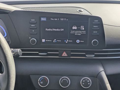 Used 2025 Hyundai Elantra SE image 24