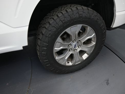 Used 2022 Ford F150 Platinum w/ FX4 Off-Road Package image 21