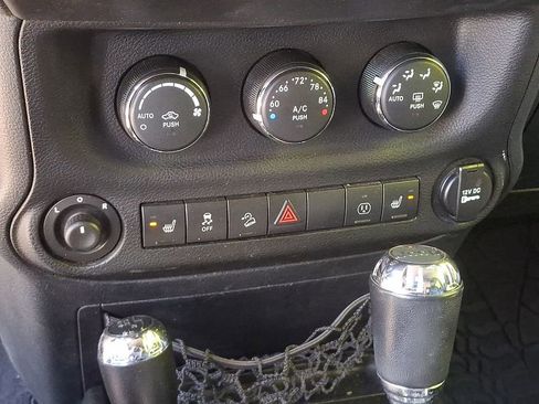 Used 2014 Jeep Wrangler Unlimited Sahara AWD/4WD image 15