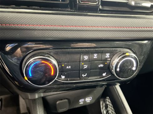 Used 2024 Chevrolet TrailBlazer RS image 15