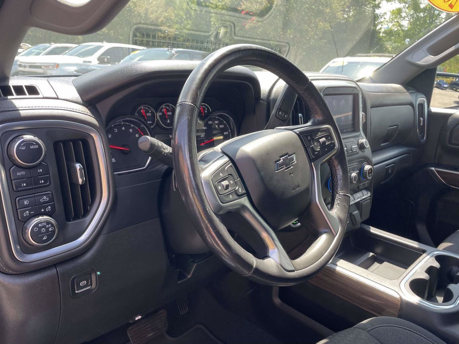 Used 2022 Chevrolet Silverado 1500 RST w/ Safety Package AWD/4WD image 7