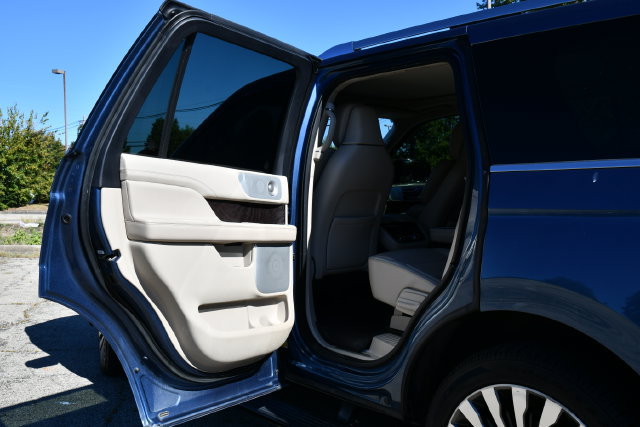 Used 2019 Lincoln Navigator Reserve AWD/4WD image 20