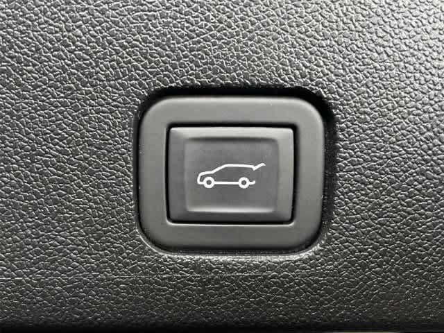 Used 2024 Cadillac XT6 Premium Luxury w/ LPO, Floor Liner Package AWD/4WD image 20