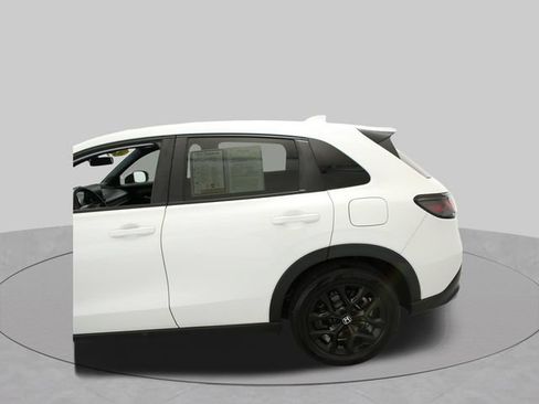Used 2023 Honda HR-V Sport image 5