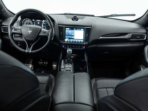 Used 2022 Maserati Levante Modena image 10