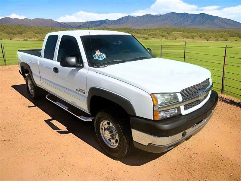 Used 2003 Chevrolet Silverado 2500 LS w/ Skid Plate Package AWD/4WD image 1