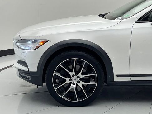 Used 2020 Volvo V90 T6 Cross Country image 42