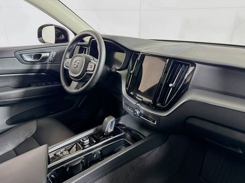 Used 2024 Volvo XC60 B5 Core w/ Protection Package Premier image 27
