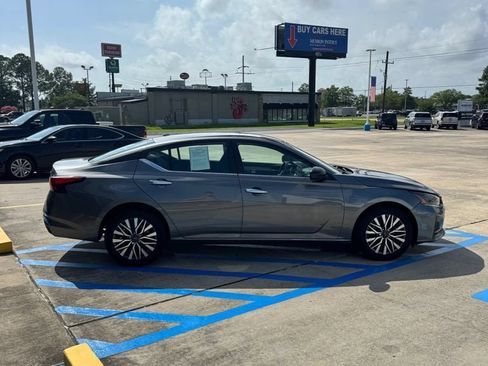 Used 2024 Nissan Altima 2.5 SV AWD/4WD image 4