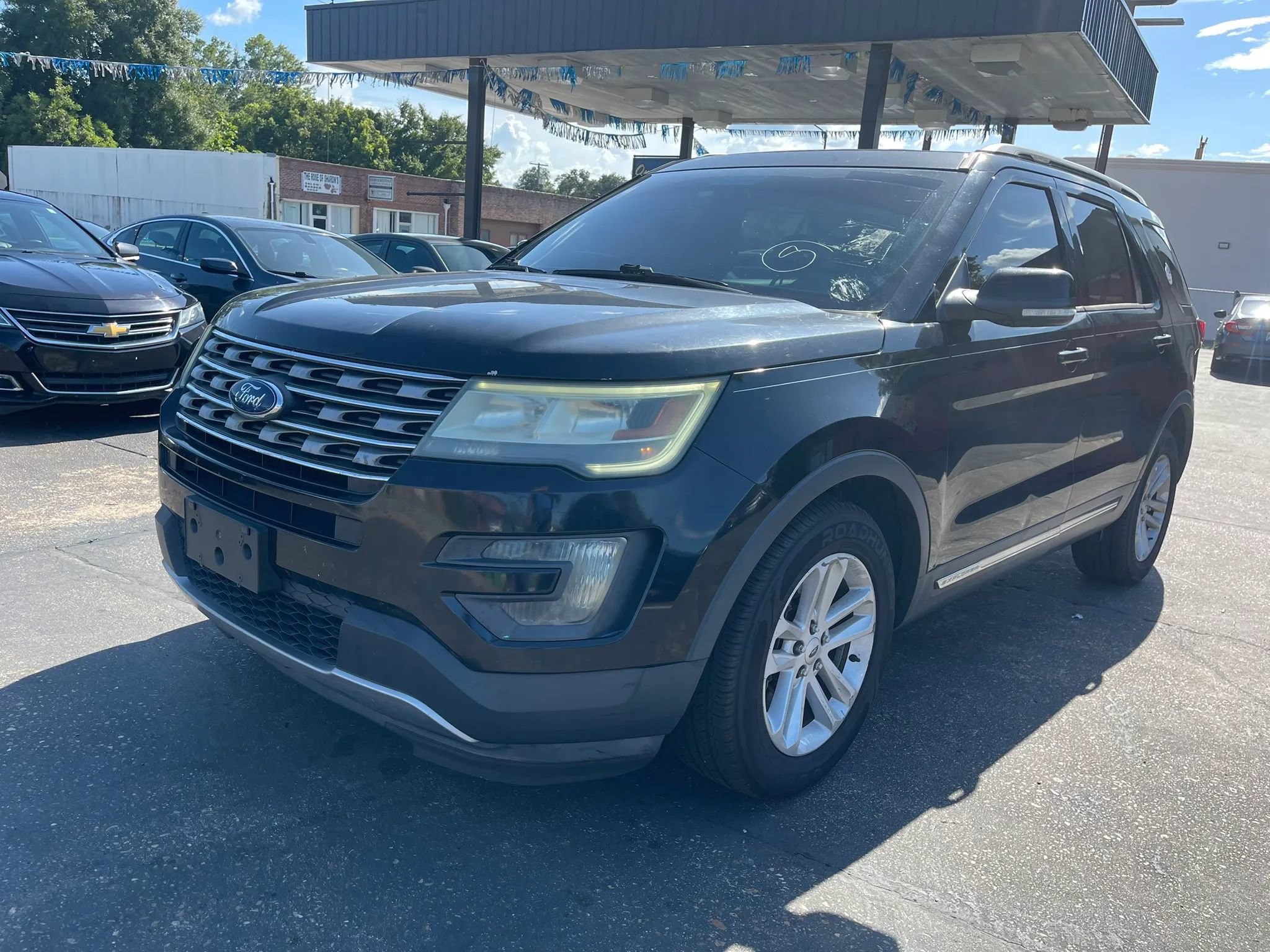 Used 2016 Ford Explorer XLT FWD image 1