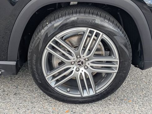 Used 2025 Mercedes-Benz GLS 450 4MATIC image 12