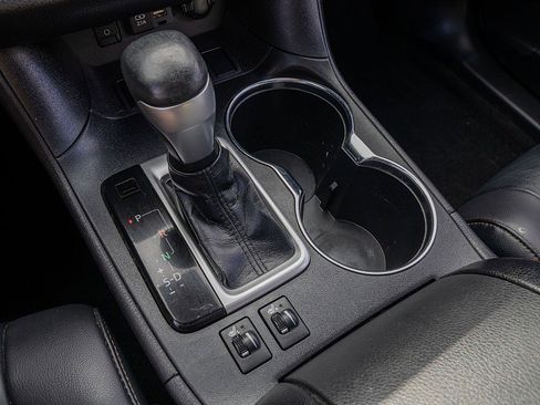 Used 2019 Toyota Highlander XLE image 28