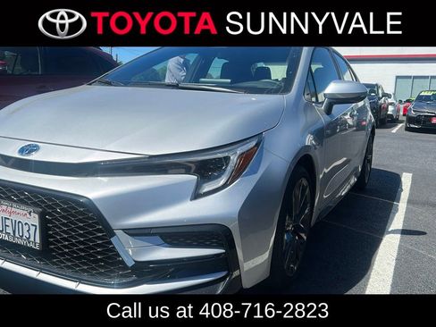 Used 2025 Toyota Corolla SE w/ Convenience Package image 1