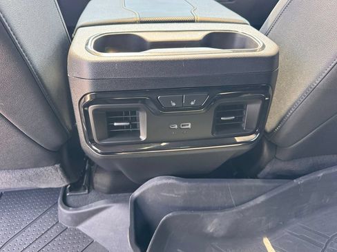 Used 2024 Chevrolet Silverado 2500 ZR2 w/ Technology Package AWD/4WD image 29