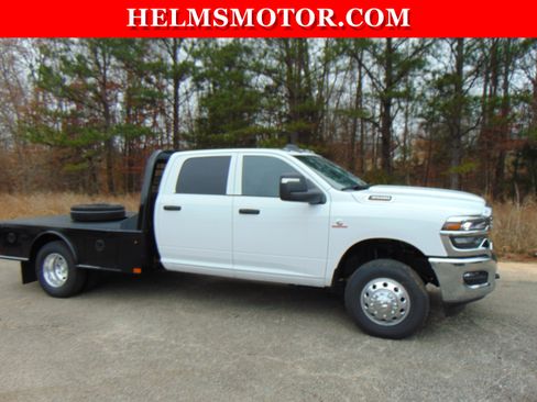 Used 2025 RAM 3500 Tradesman w/ Chrome Appearance Group image 13