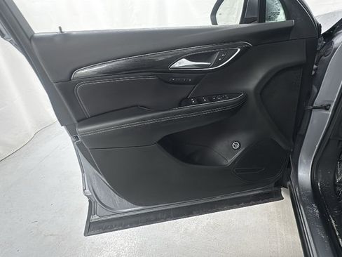 Used 2022 Buick Envision Essence w/ Safety Package image 19