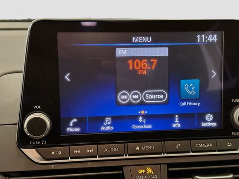 Used 2025 Nissan Altima 2.5 SV FWD image 21