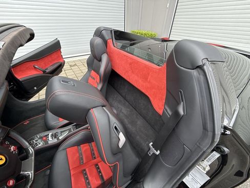 Used 2012 Ferrari 458 Spider image 28