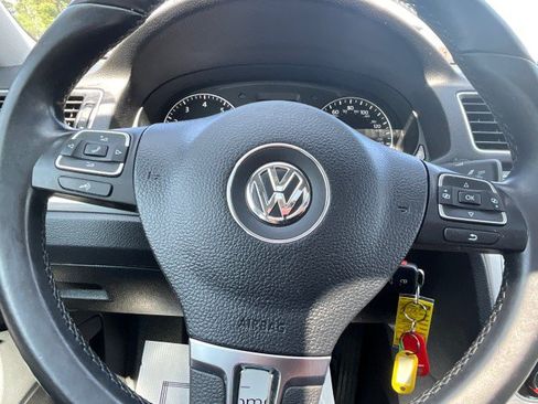 Used 2013 Volkswagen Passat 2.5 SE FWD image 13