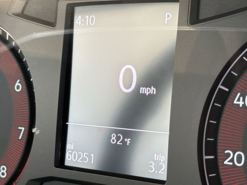 Used 2021 Volkswagen Jetta SE w/ SE Cold Weather Package image 18