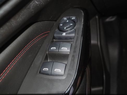 Certified 2024 Chevrolet Trax RS FWD image 19