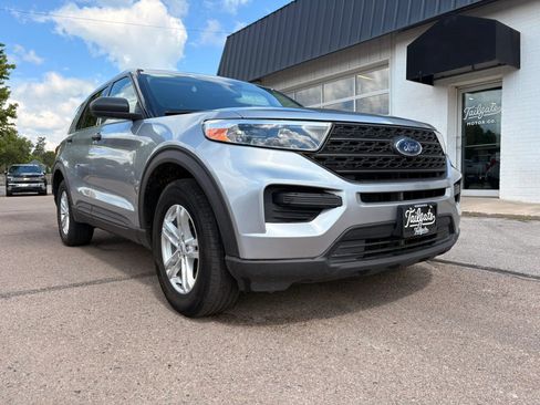 Used 2023 Ford Explorer 4WD w/ Class IV Trailer Tow Package image 2