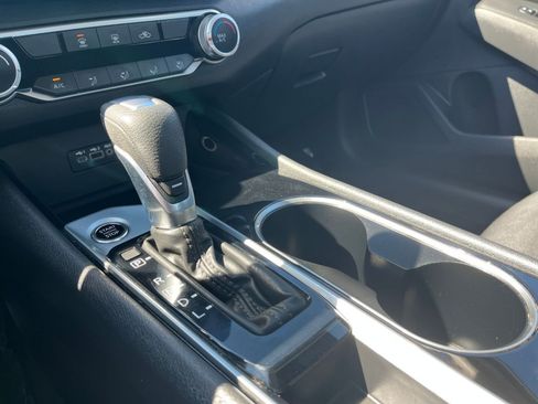 Used 2024 Nissan Altima 2.5 SV image 41