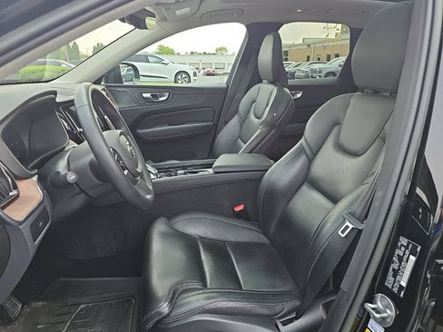 Used 2023 Volvo XC60 B5 Ultimate w/ Climate Package AWD/4WD image 3