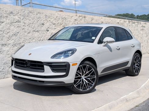 Certified 2026 Porsche Macan AWD/4WD image 1