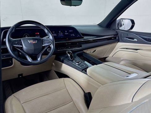 Used 2023 Cadillac Escalade ESV Premium Luxury image 34