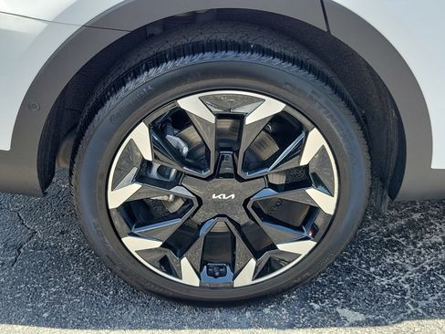 Used 2025 Kia Sorento SX FWD image 9