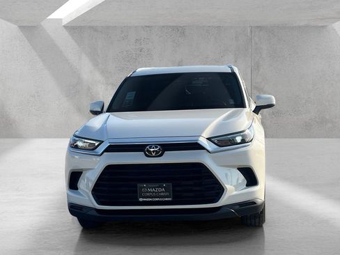 Used 2024 Toyota Grand Highlander XLE image 2