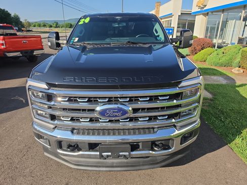 Used 2024 Ford F250 Lariat AWD/4WD image 9