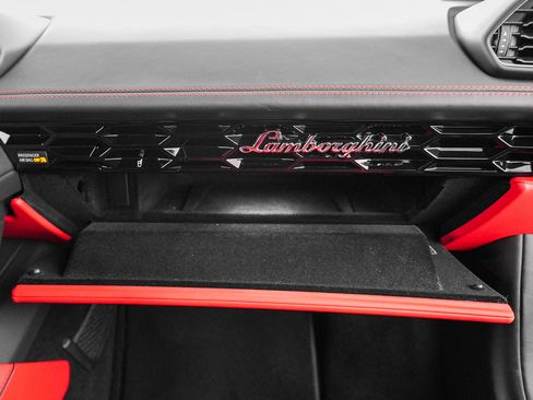 Used 2021 Lamborghini Huracan EVO RWD image 28