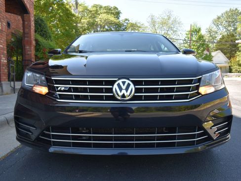 Used 2017 Volkswagen Passat 1.8T R-Line FWD image 5