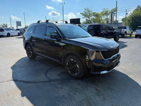 Used 2025 Kia Sorento S w/ Panoramic Sunroof Package FWD image 3