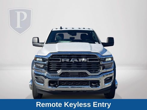 New 2026 RAM 4500 Tradesman w/ Chrome Appearance Group AWD/4WD image 3