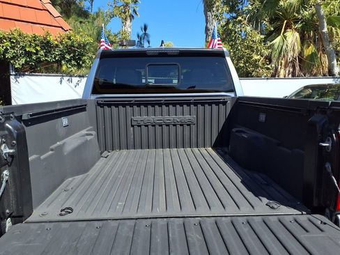 Certified 2024 Toyota Tacoma SR5 AWD/4WD image 8