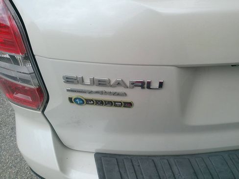 Used 2014 Subaru Forester 2.5i Limited AWD/4WD image 9