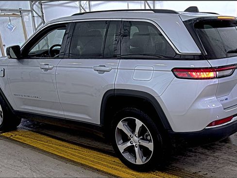Used 2024 Jeep Grand Cherokee Limited 4xe AWD/4WD image 7