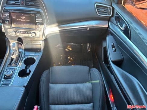 Used 2019 Nissan Maxima 3.5 S w/ Floor Mat Group FWD image 18
