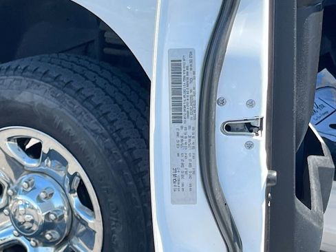 Used 2017 RAM 2500 Tradesman w/ Chrome Appearance Group image 26